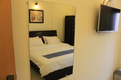 Mariners Base Apartments image 15